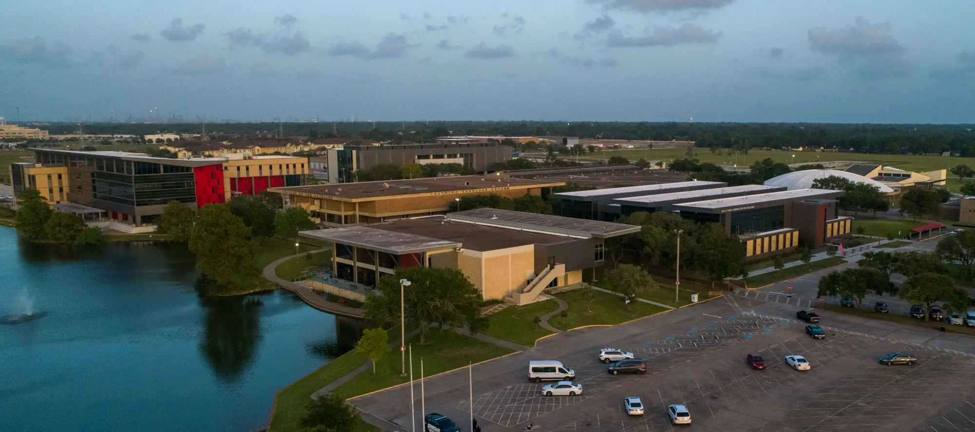 Aerial photo of College of the Mainland campus